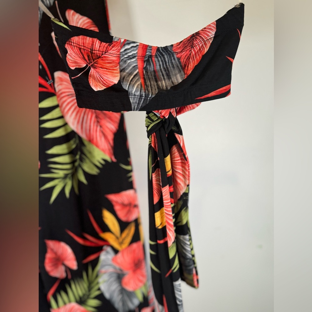 Size XS. Bikini Top and Bottom with Built in skirt. JLUXLABEL